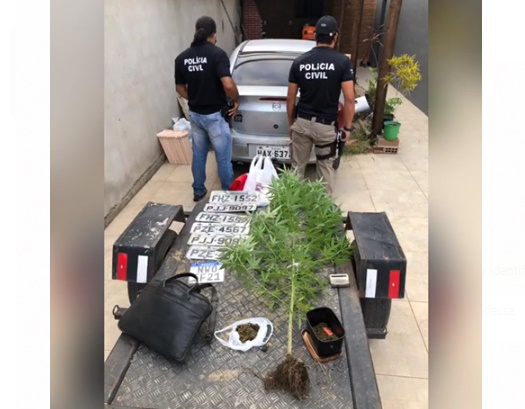Polícia Civil desarticula quadrilha de Jequié que falsificava documentos de veículos Polícia Civil desarticula quadrilha de Jequié que falsificava documentos de veículos