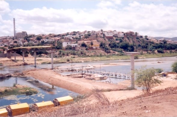 NOS RECORTES DA MEMÓRIA, UMA PONTE LONGE DEMAIS, A PONTE DE SONHOS QUASE PERFEITOS – JEQUIÉ, 123 ANOS NOS RECORTES DA MEMÓRIA, UMA PONTE LONGE DEMAIS, A PONTE DE SONHOS QUASE PERFEITOS – JEQUIÉ, 123 ANOS