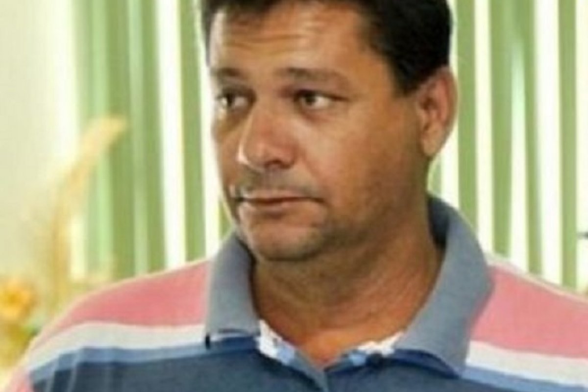 Ex-prefeito de Itagimirim é denunciado por assassinato de prefeito Ex-prefeito de Itagimirim é denunciado por assassinato de prefeito