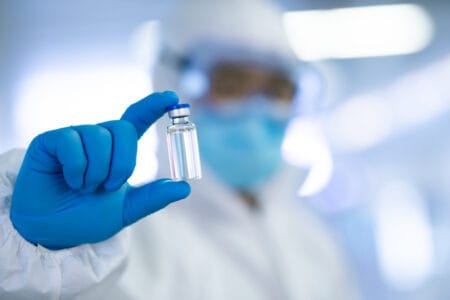 Governo diz que vacinação começa em até 5 dias após aprovação da Anvisa Governo diz que vacinação começa em até 5 dias após aprovação da Anvisa