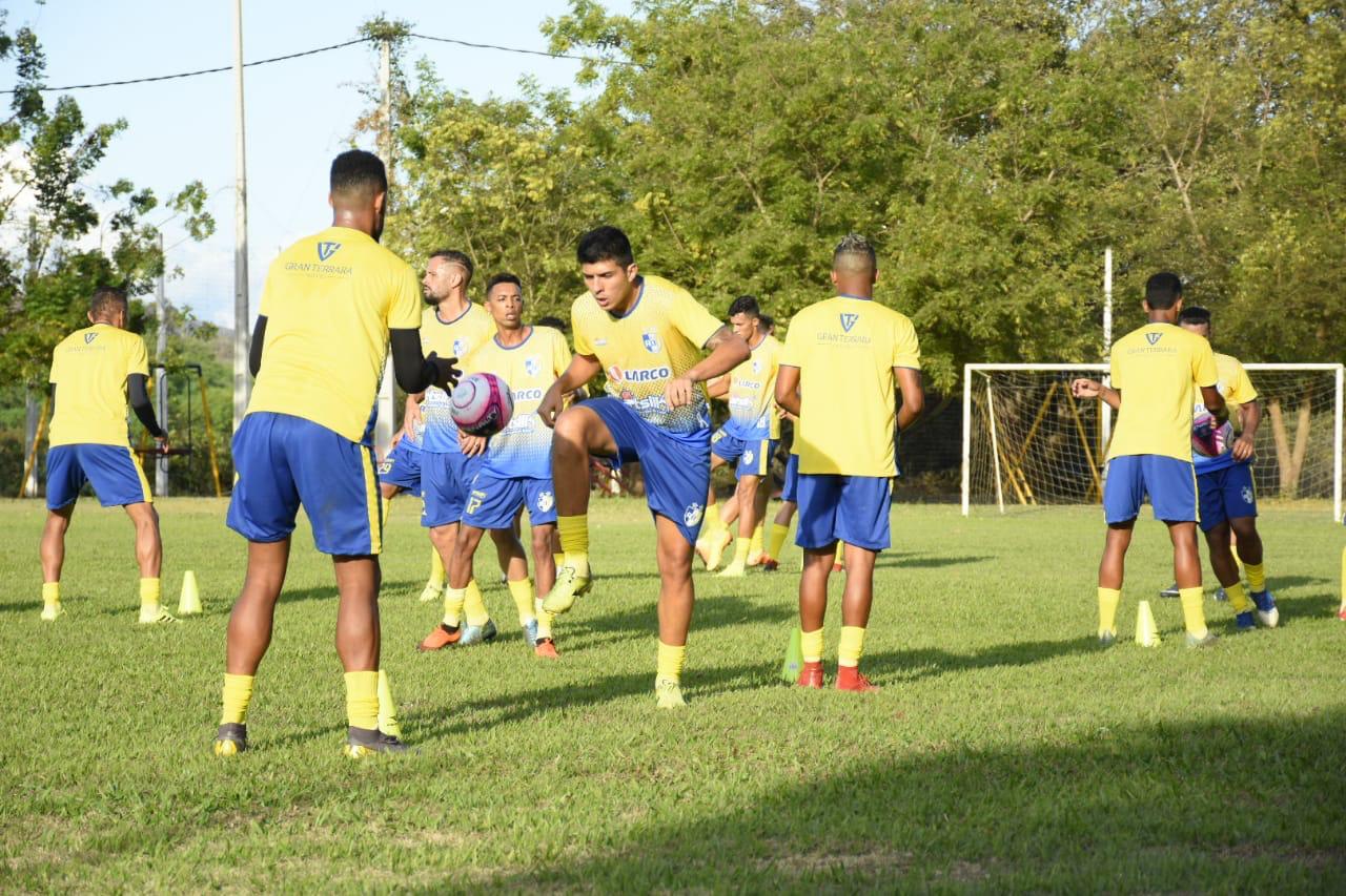 Atletas e Comissão Técnica da ADJ se apresentam e fazem teste para Covid-19 Atletas e Comissão Técnica da ADJ se apresentam e fazem teste para Covid-19