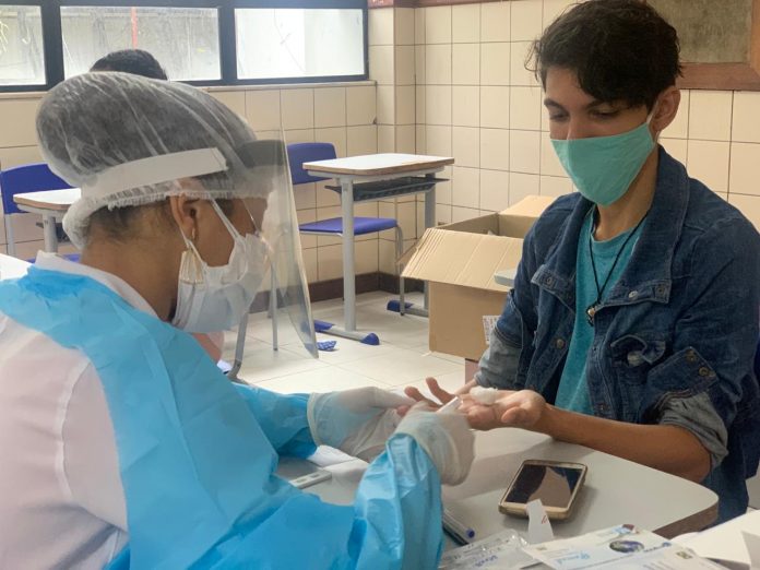 Secretaria da Educação já aplicou teste em mais de 2,6 mil professores e estudantes em Ipiaú, Itajuípe e Uruçuca