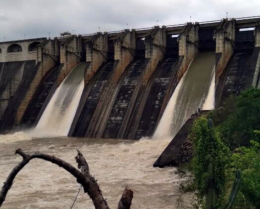 Comportas da Barragem da Pedra foram abertas nesta segunda-feira Comportas da Barragem da Pedra foram abertas nesta segunda-feira