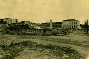 Mais uma nostálgica imagem da velha Praça Rui Barbosa, nos significativos Recortes da Memória Mais uma nostálgica imagem da velha Praça Rui Barbosa, nos significativos Recortes da Memória