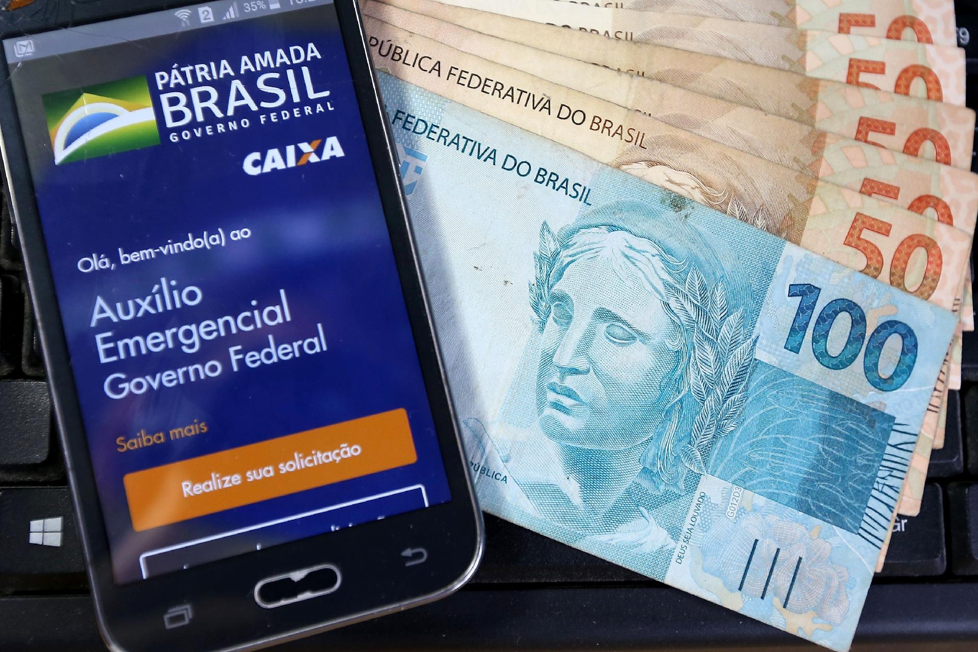 Servidores da Prefeitura de Jequié terão de devolver as parcelas do Auxílio Emergencial Servidores da Prefeitura de Jequié terão de devolver as parcelas do Auxílio Emergencial