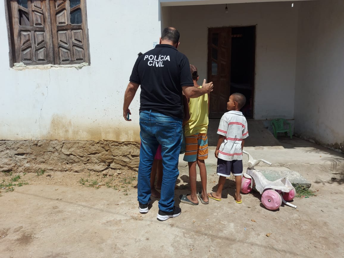 Polícia Civil encontra criança desaparecida em Jequié Polícia Civil encontra criança desaparecida em Jequié