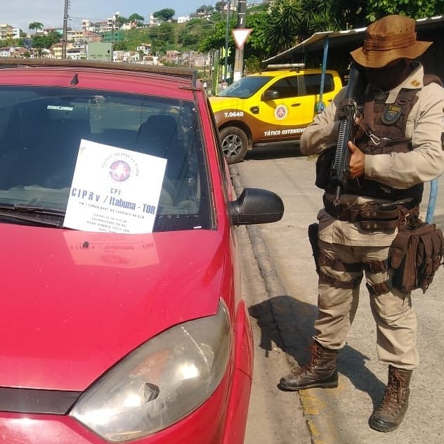 Rodoviária Militar recupera carro roubado durante o feriadão Rodoviária Militar recupera carro roubado durante o feriadão