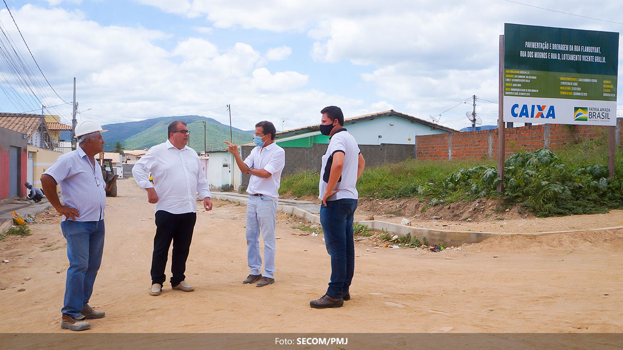 Loteamento Vicente Grilo recebe drenagem e pavimentação Loteamento Vicente Grilo recebe drenagem e pavimentação