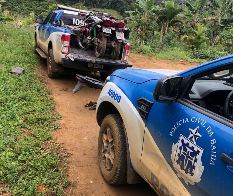 Polícia Civil prende 3 bandidos e recupera 6 motos roubadas em Ibirataia Polícia Civil prende 3 bandidos e recupera 6 motos roubadas em Ibirataia