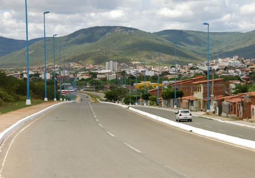 Ladrão é detido em flagrante tentando assaltar pessoas que caminhavam na Avenida Cesar Borges Ladrão é detido em flagrante tentando assaltar pessoas que caminhavam na Avenida Cesar Borges