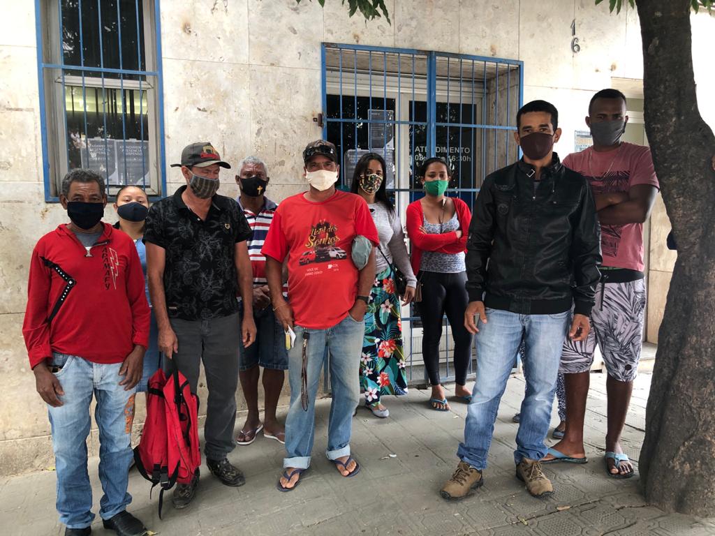 População se revolta com escritório da Coelba fechado em Jequié População se revolta com escritório da Coelba fechado em Jequié