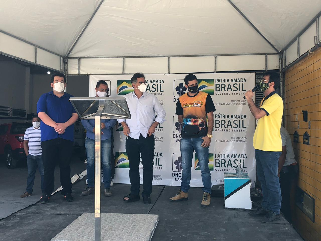 Leur Lomanto assina ordem de asfaltamento de ruas em Jequié com recurso federal Leur Lomanto assina ordem de asfaltamento de ruas em Jequié com recurso federal