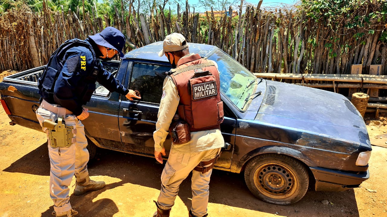PRF e PMBA desenvolvem ações de combate as fraudes veiculares na região de Jequié PRF e PMBA desenvolvem ações de combate as fraudes veiculares na região de Jequié
