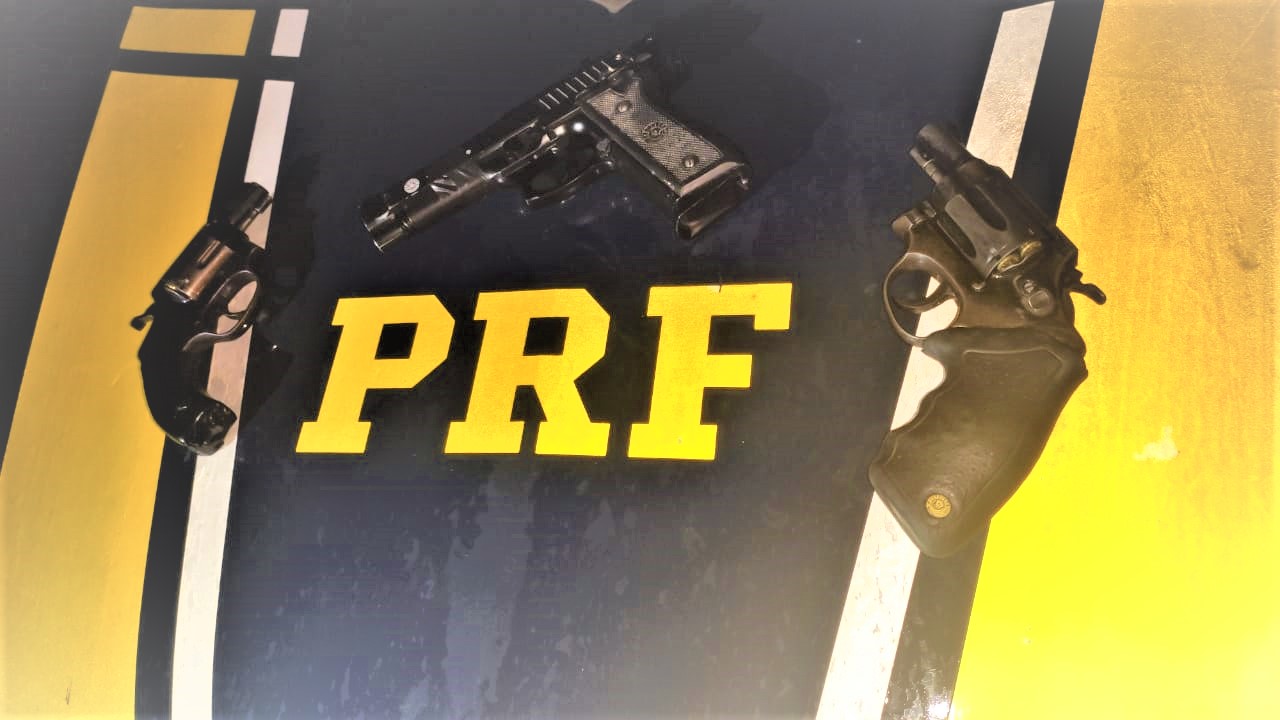 Dois assaltantes morreram em confronto com a PRF Dois assaltantes morreram em confronto com a PRF
