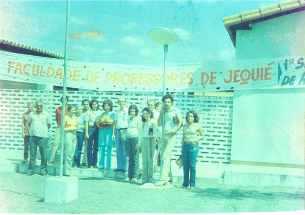 História da nossa história - A antiga Faculdade de Formação de Professores de Jequié (FFPJ) e alguns dos seus bravos pioneiros. História da nossa história - A antiga Faculdade de Formação de Professores de Jequié (FFPJ) e alguns dos seus bravos pioneiros.