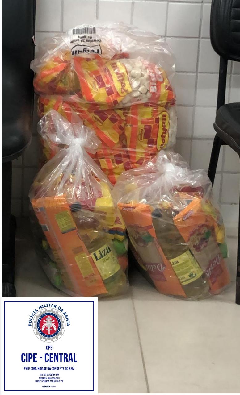 Cipe Central apreende veículo distribuindo cestas básicas durante a madrugada Cipe Central apreende veículo distribuindo cestas básicas durante a madrugada