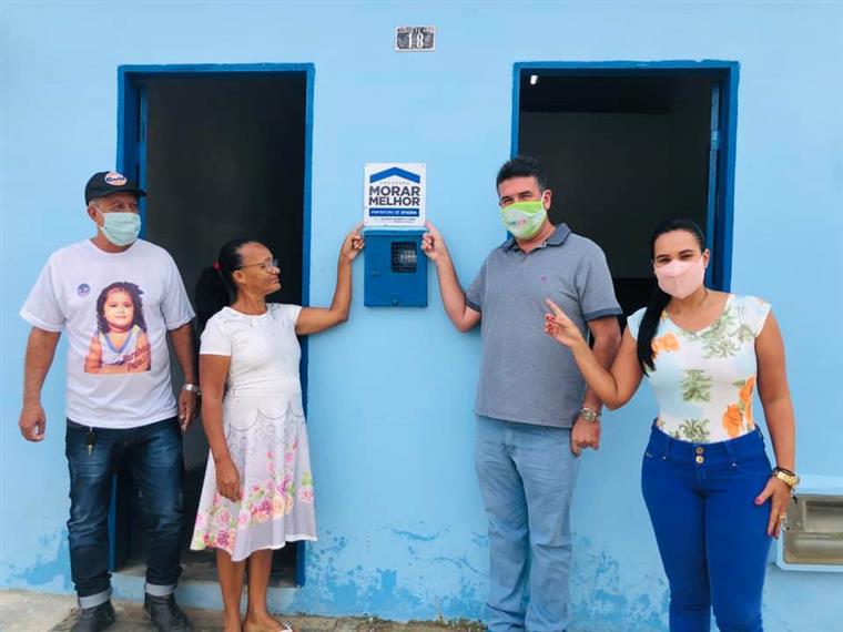 Prefeitura de Jitaúna entrega 5 casas reformadas através do programa Morar Melhor Prefeitura de Jitaúna entrega 5 casas reformadas através do programa Morar Melhor