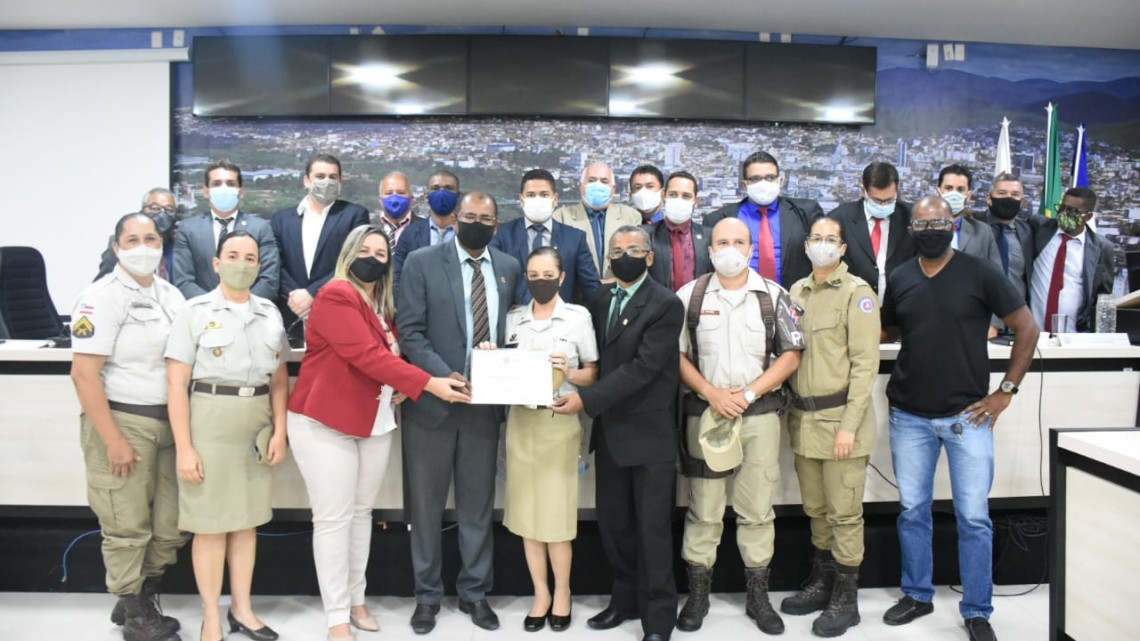 POR INICIATIVA DO VEREADOR SOLDADO GILVAN CÂMARA MUNICIPAL HOMENAGEIA SARGENTO PM CARLA