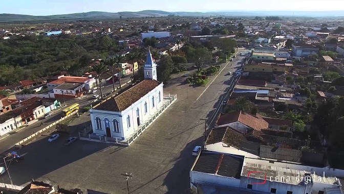 Governo de Maracás deve remover publicidade institucional irregular de outdoors e redes sociais Governo de Maracás deve remover publicidade institucional irregular de outdoors e redes sociais