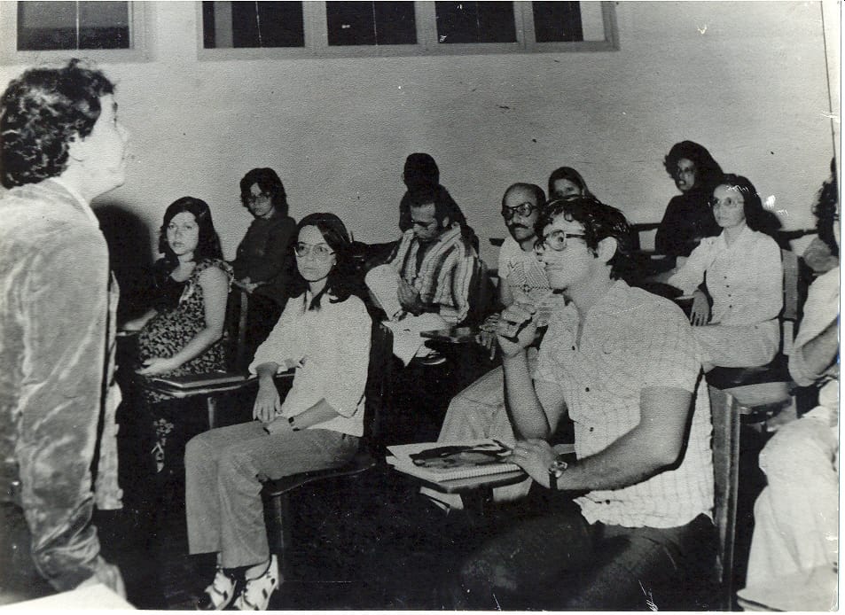 22 de agosto de 1977, Aula Magna, Aula Inaugural, na antiga Faculdade Formação de Professores de Jequié - O nosso querido professor Rui Macedo estava 22 de agosto de 1977, Aula Magna, Aula Inaugural, na antiga Faculdade Formação de Professores de Jequié - O nosso querido professor Rui Macedo estava