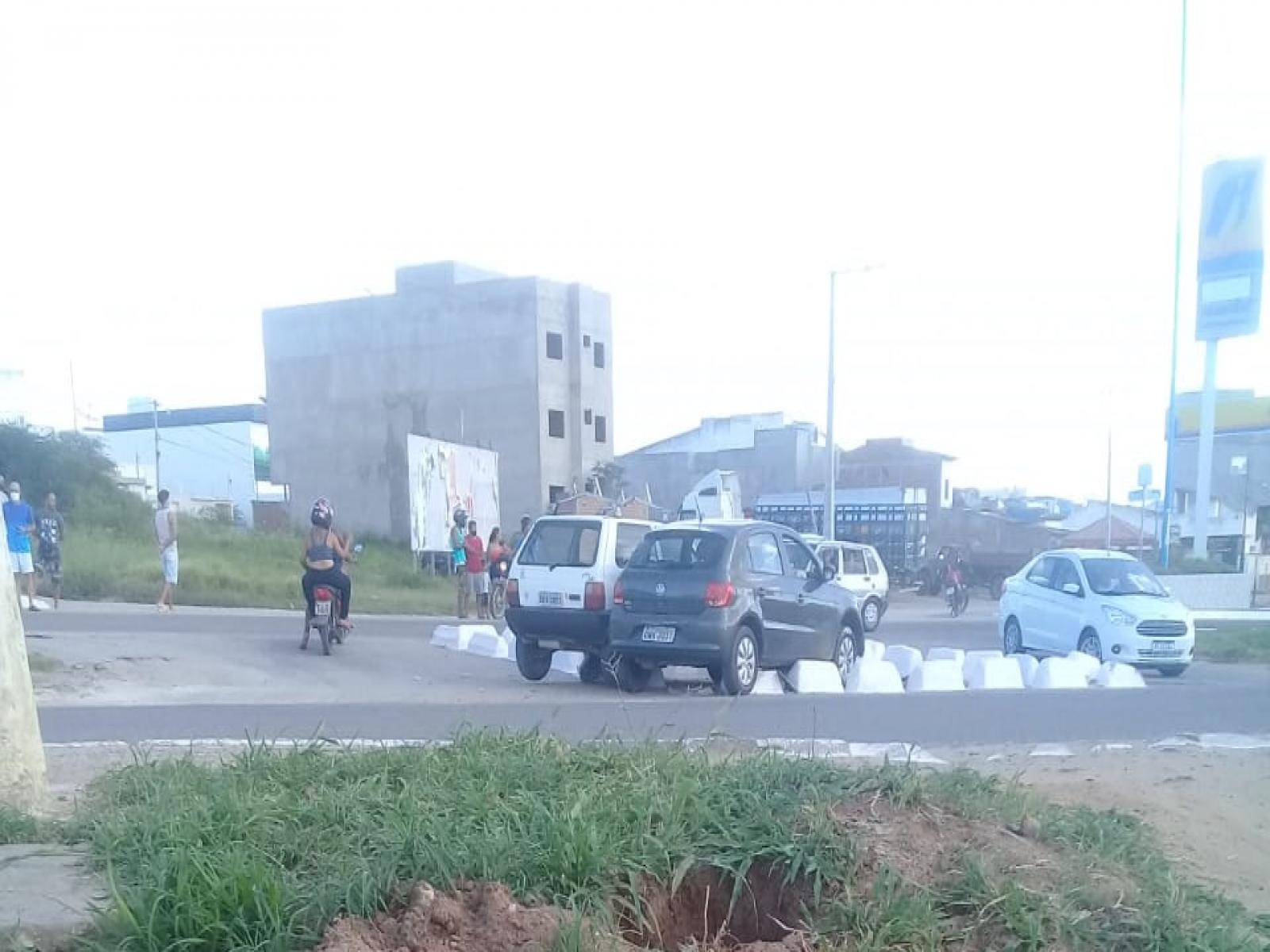 Acidente no retorno da roubadinha da Avenida Cesar Borges