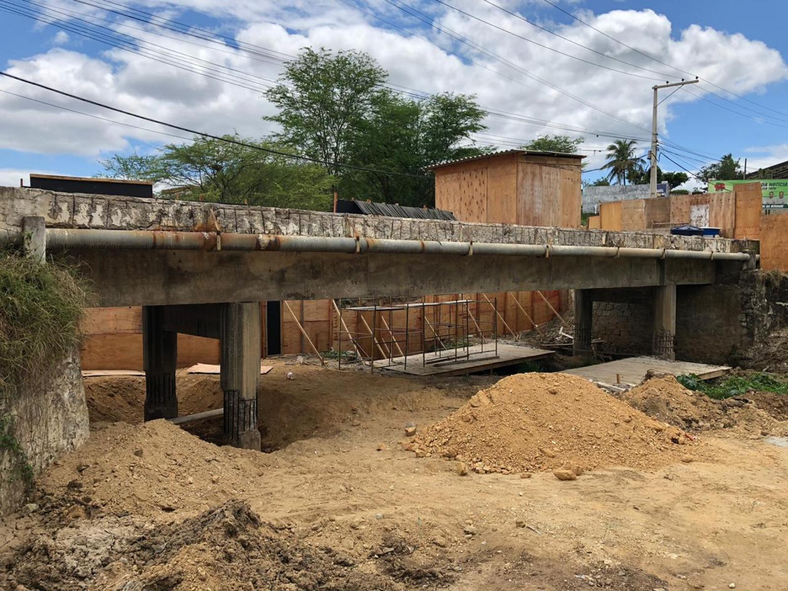 Reforma da ponte da Rua Antônio Orrico afeta vendas do comércio no bairro São Judas Tadeu
