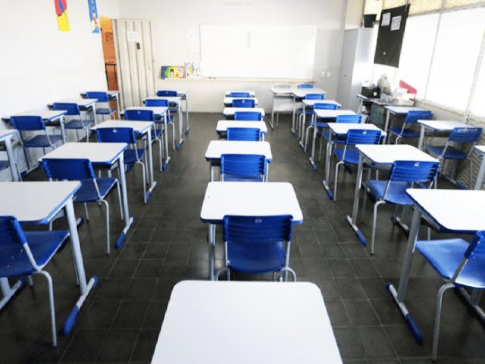 Estado decreta férias coletivas para professores da rede estadual de ensino a partir de terça-feira (3)