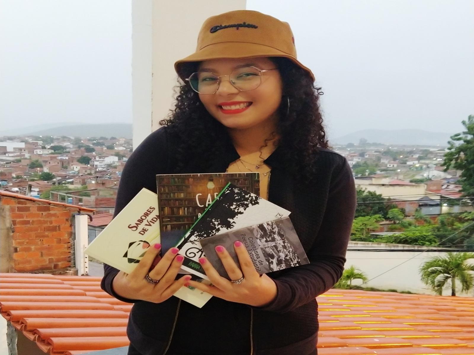 Poesia com Raiana Soares