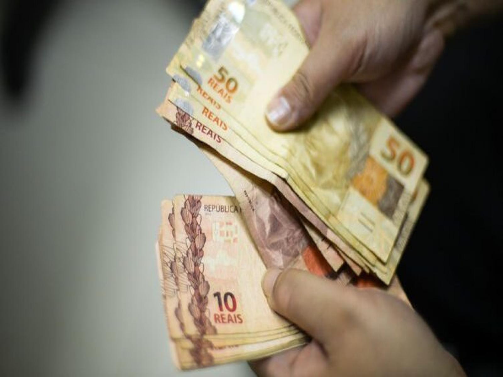 Governo propõe salário mínimo de R$ 1.088 em 2021, sem aumento real