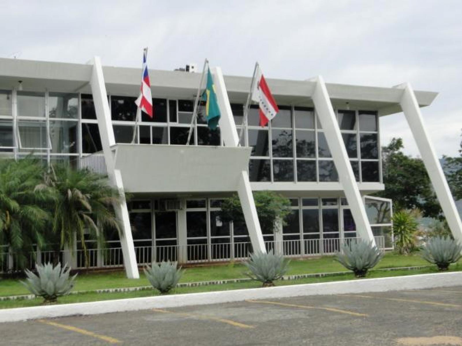 Prefeitura de Jequié revoga credenciamento de empresa de terceirização de serviços e gera descontentamento