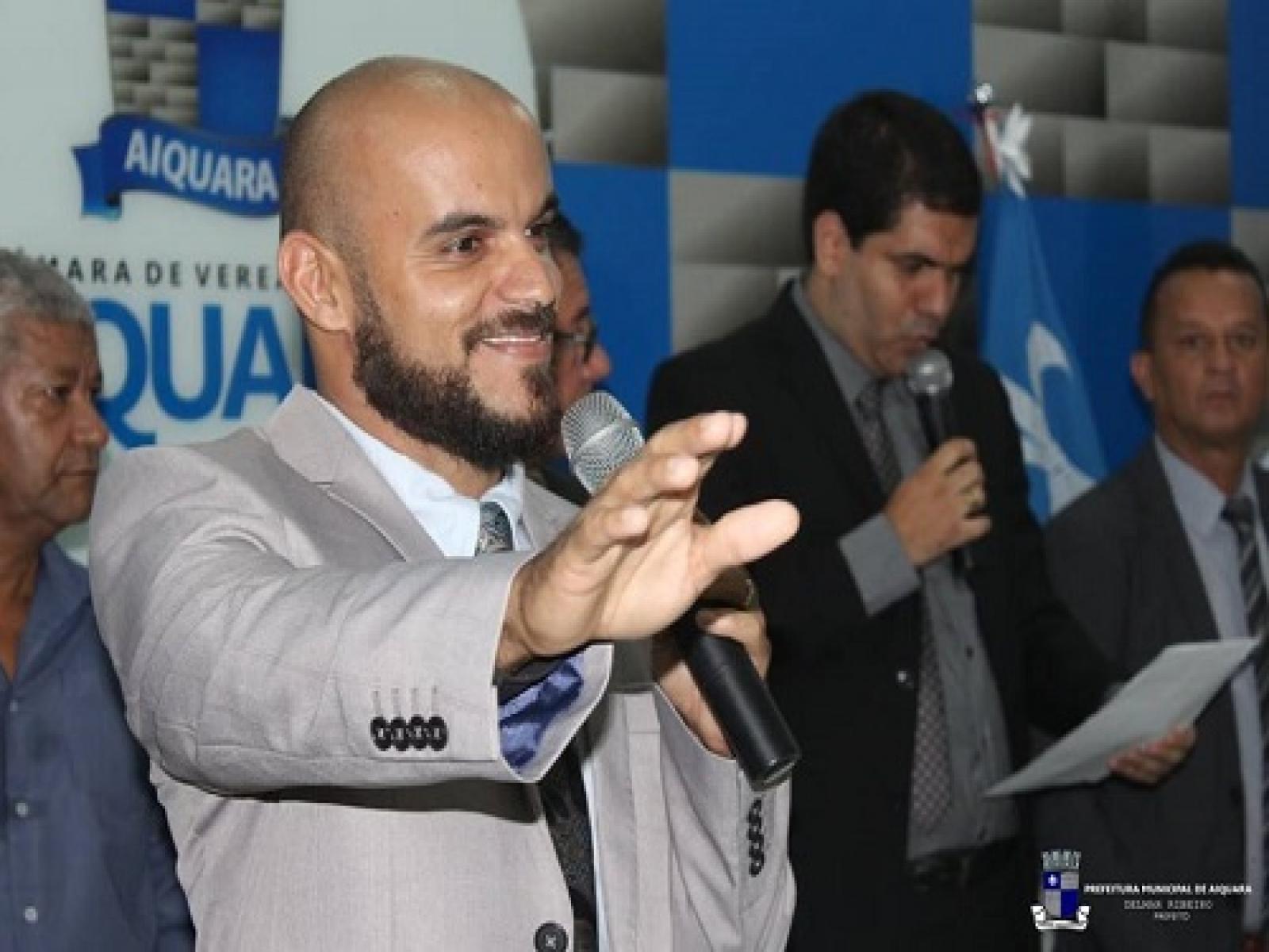 Candidato Delmar condenado a pagar 25 mil por descumprir regras sanitárias para conter o COVID.