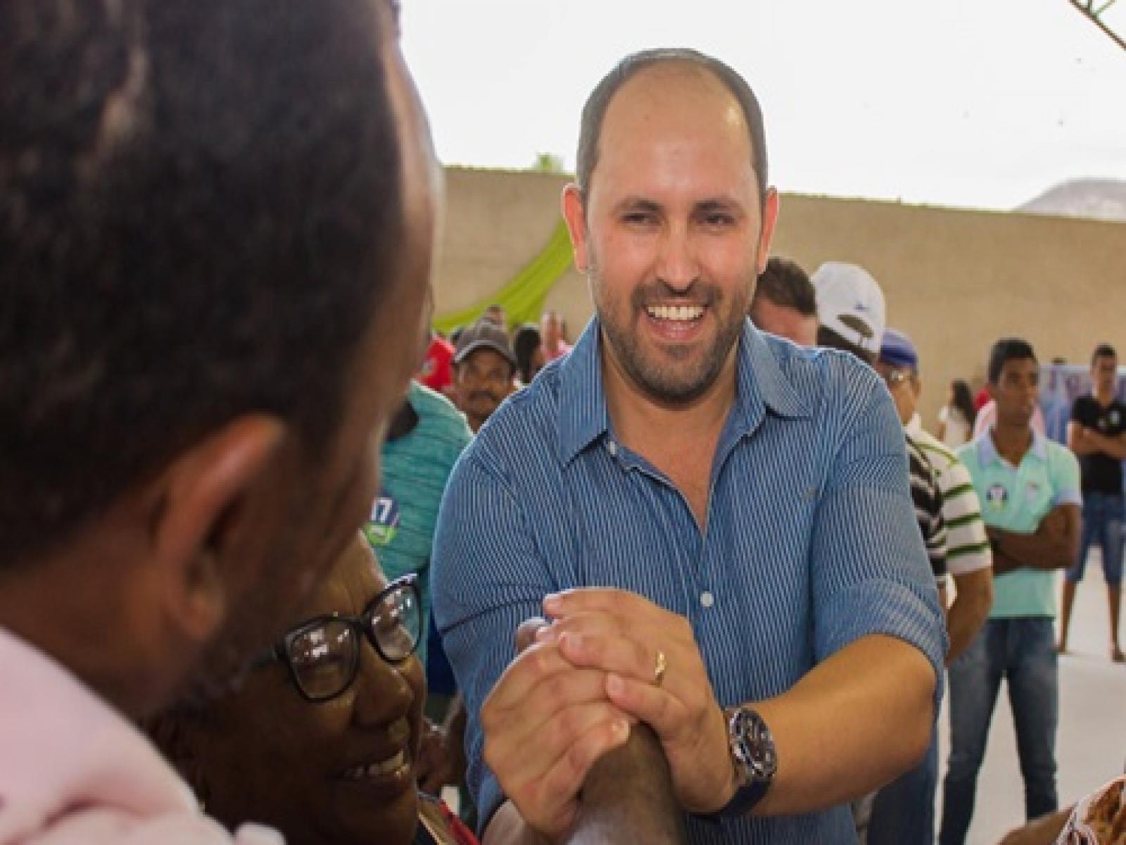 Manoel Vitorino: Justiça Eleitoral nega candidatura de Robson Vilar