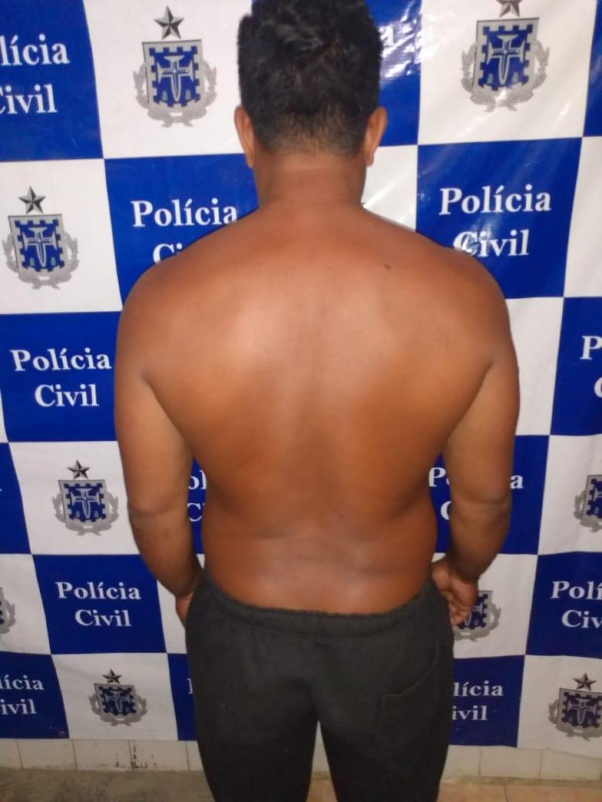 Acusado de furtar fazendas na região é preso portando um motosserra