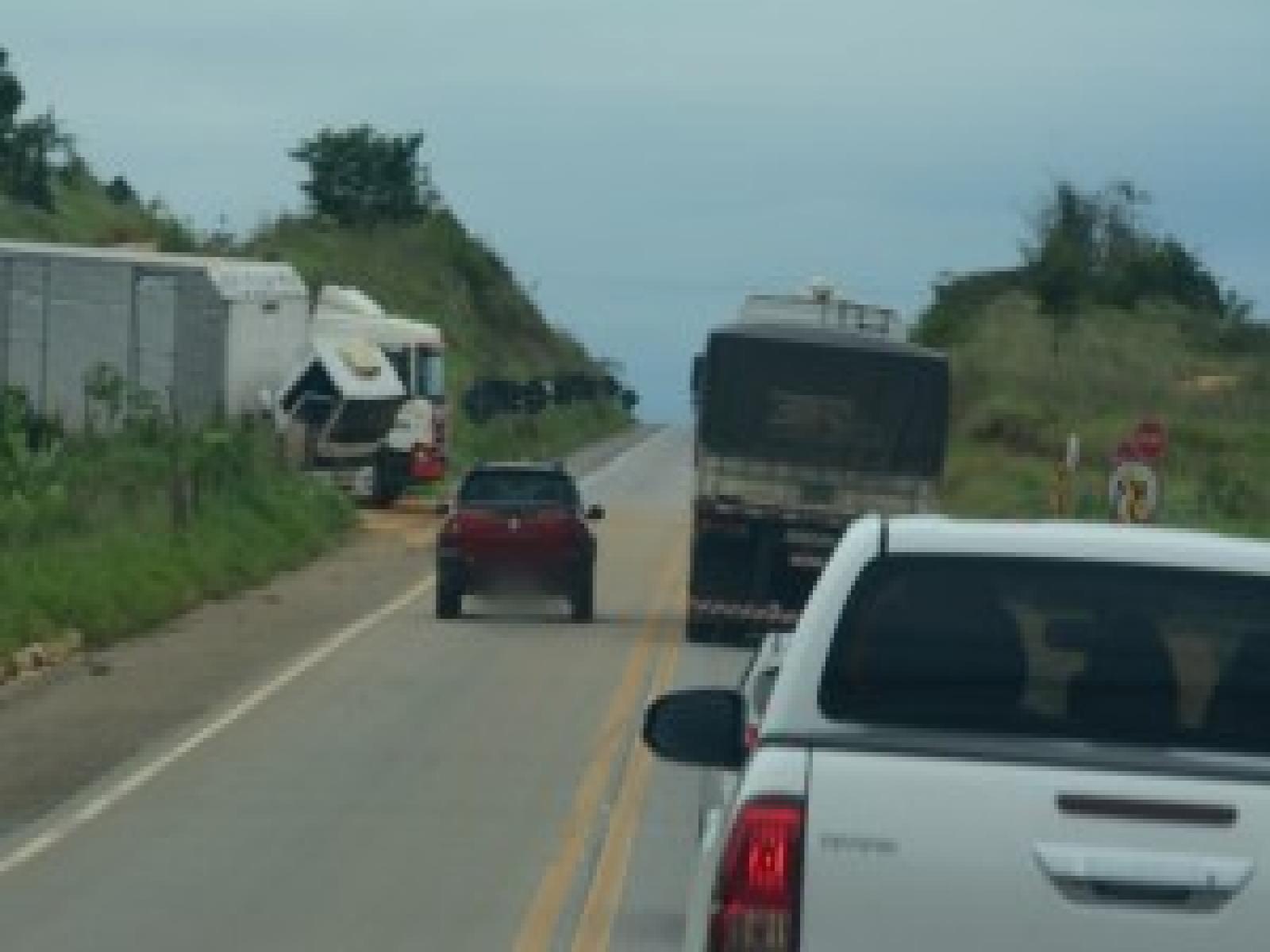 Mais de 36.000 flagrantes de ultrapassagem proibida foram registrados nas estradas federais da Bahia