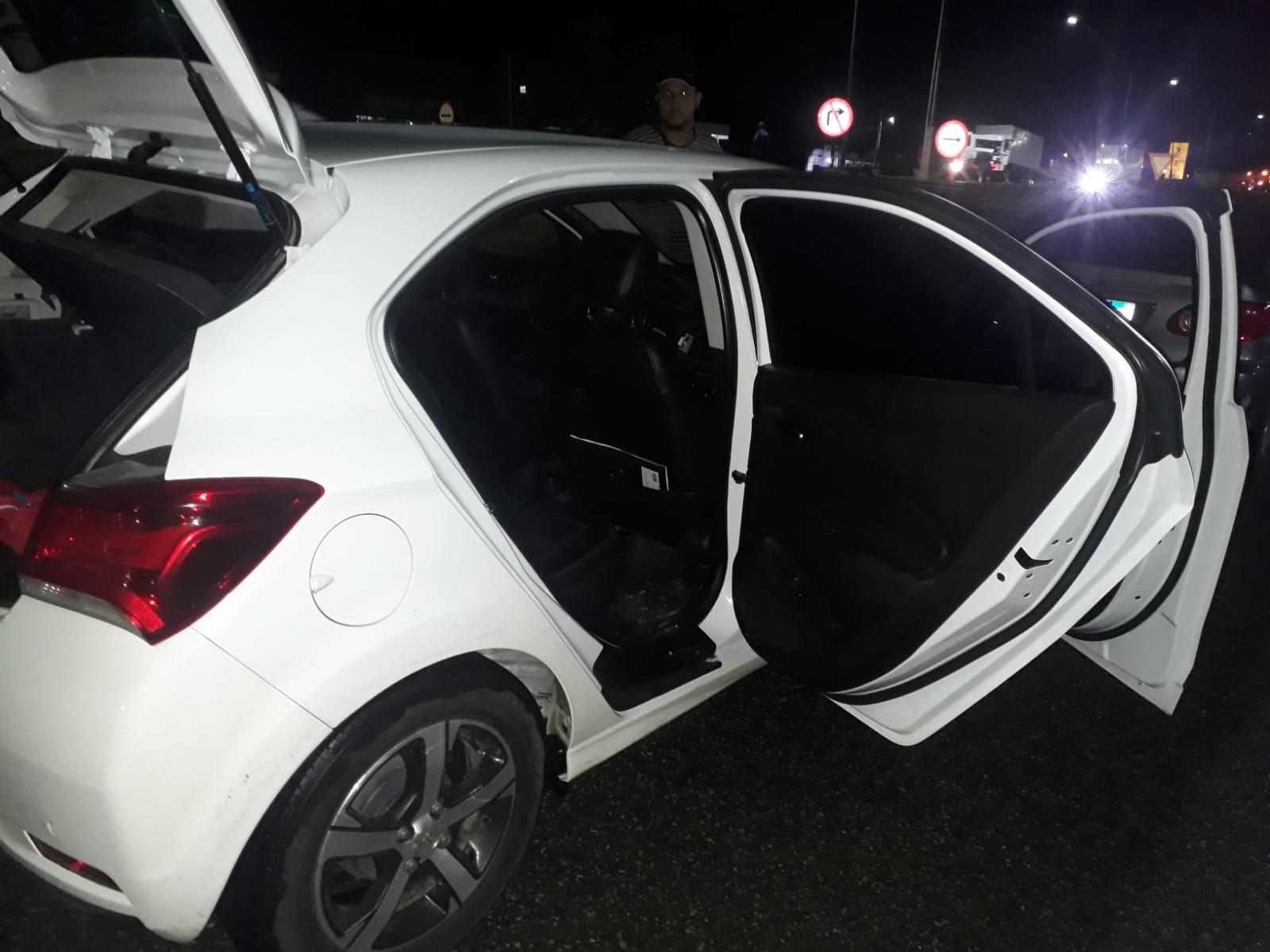 Polícia Militar intercepta UBER que levava 15 kg de drogas para Jequié