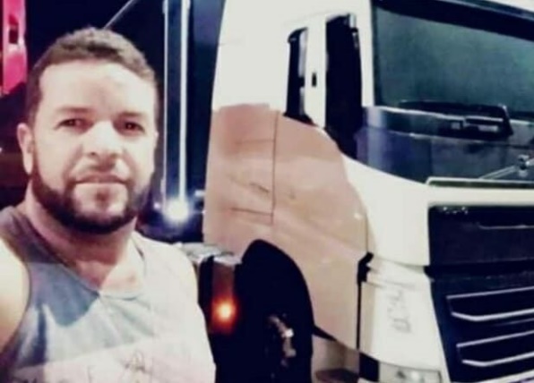 BR 116: caminhão despenca da ponta da Jiboia, uma pessoa morreu e duas ficaram feridas