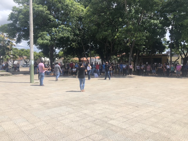 Servidores da Prefeitura de Jequié paralisam atividades por falta de pagamento Servidores da Prefeitura de Jequié paralisam atividades por falta de pagamento