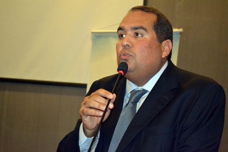 Sandro Régis critica Wagner por votar contra auxílio emergencial: Está mais preocupado com politicagem Sandro Régis critica Wagner por votar contra auxílio emergencial: Está mais preocupado com politicagem