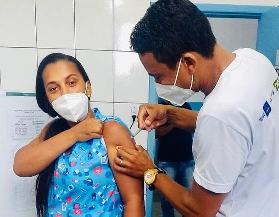 Jitaúna recebeu 60 doses da vacina Astrazeneca Oxford Jitaúna recebeu 60 doses da vacina Astrazeneca Oxford