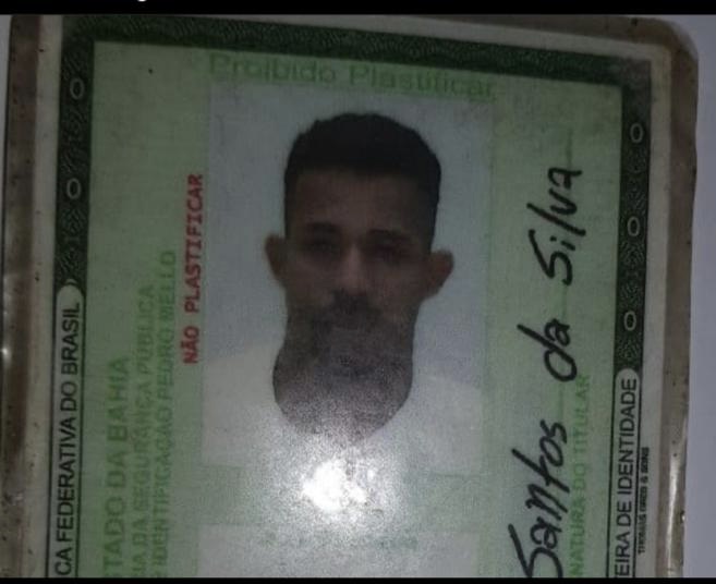 Bandidos perseguiram um taxi e mataram o passageiro a tiros em Jequié Bandidos perseguiram um taxi e mataram o passageiro a tiros em Jequié