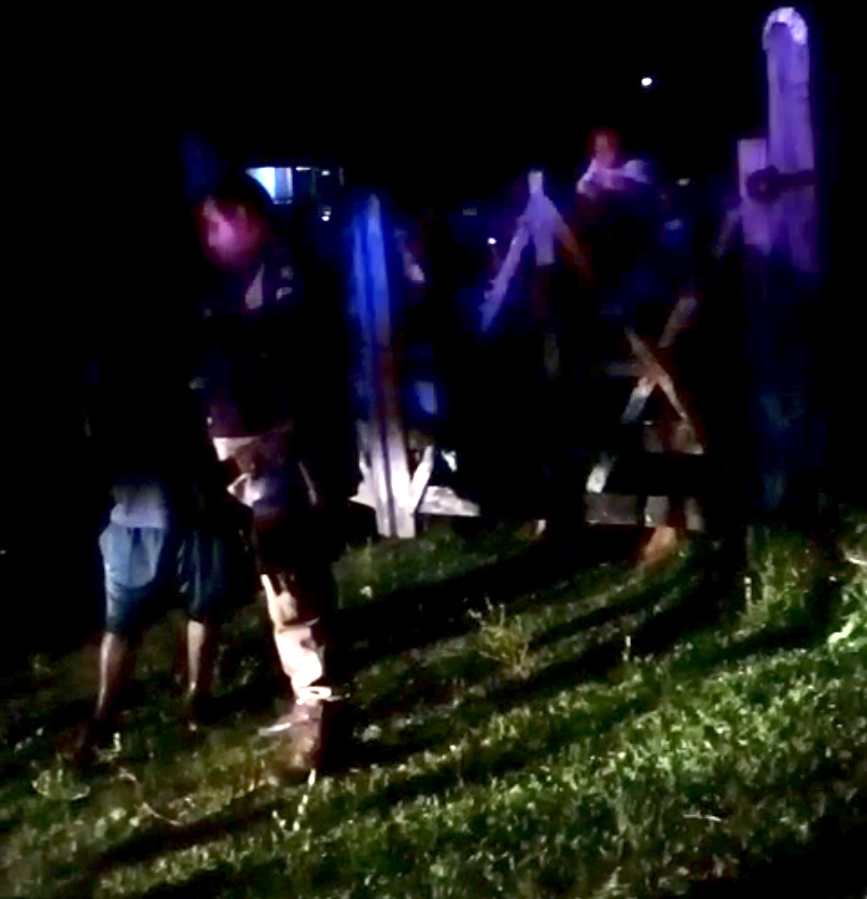 Integrantes do MST são a ucusados de atirar em uma vaca após confusão no povoado do Tamarindo Integrantes do MST são a ucusados de atirar em uma vaca após confusão no povoado do Tamarindo
