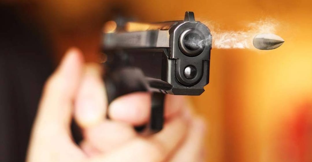 Homem baleado na Rua do Sal