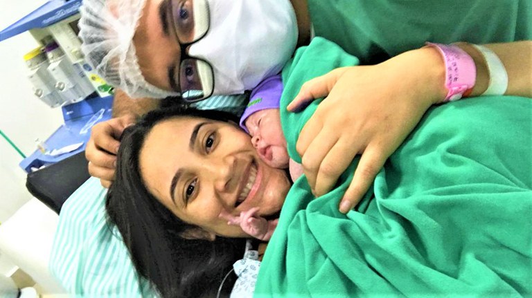 PRF realiza escolta para gestante em trabalho de parto na BR 116