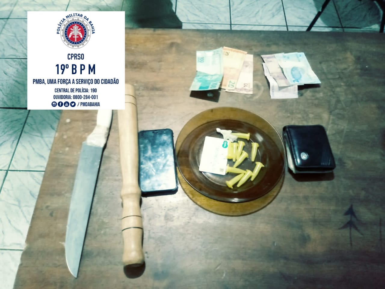 Irajuba: mulher era mantida em cárcere privado enquanto o agressor usava cocaína Irajuba: mulher era mantida em cárcere privado enquanto o agressor usava cocaína