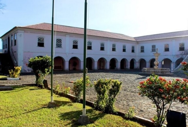 Justiça suspende leilão do prédio que abriga o Arquivo Público da Bahia Justiça suspende leilão do prédio que abriga o Arquivo Público da Bahia