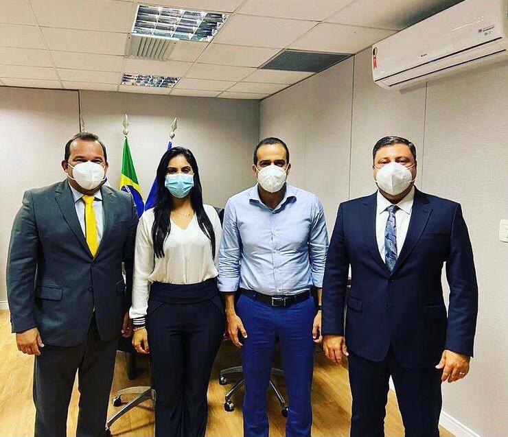 Perseguição do Núcleo de Educação obriga Prefeitura de Ibititá a interromper transporte escolar Perseguição do Núcleo de Educação obriga Prefeitura de Ibititá a interromper transporte escolar