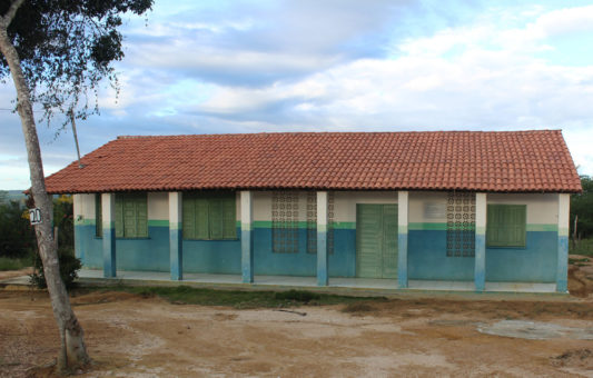 Lagedo do Tabocal: prefeito é criticado por fechar escola na zona rural Lagedo do Tabocal: prefeito é criticado por fechar escola na zona rural