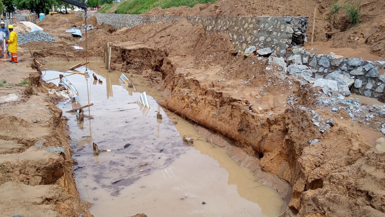 Forte chuva  danifica rede e deixa o bairro Mandacaru sem água