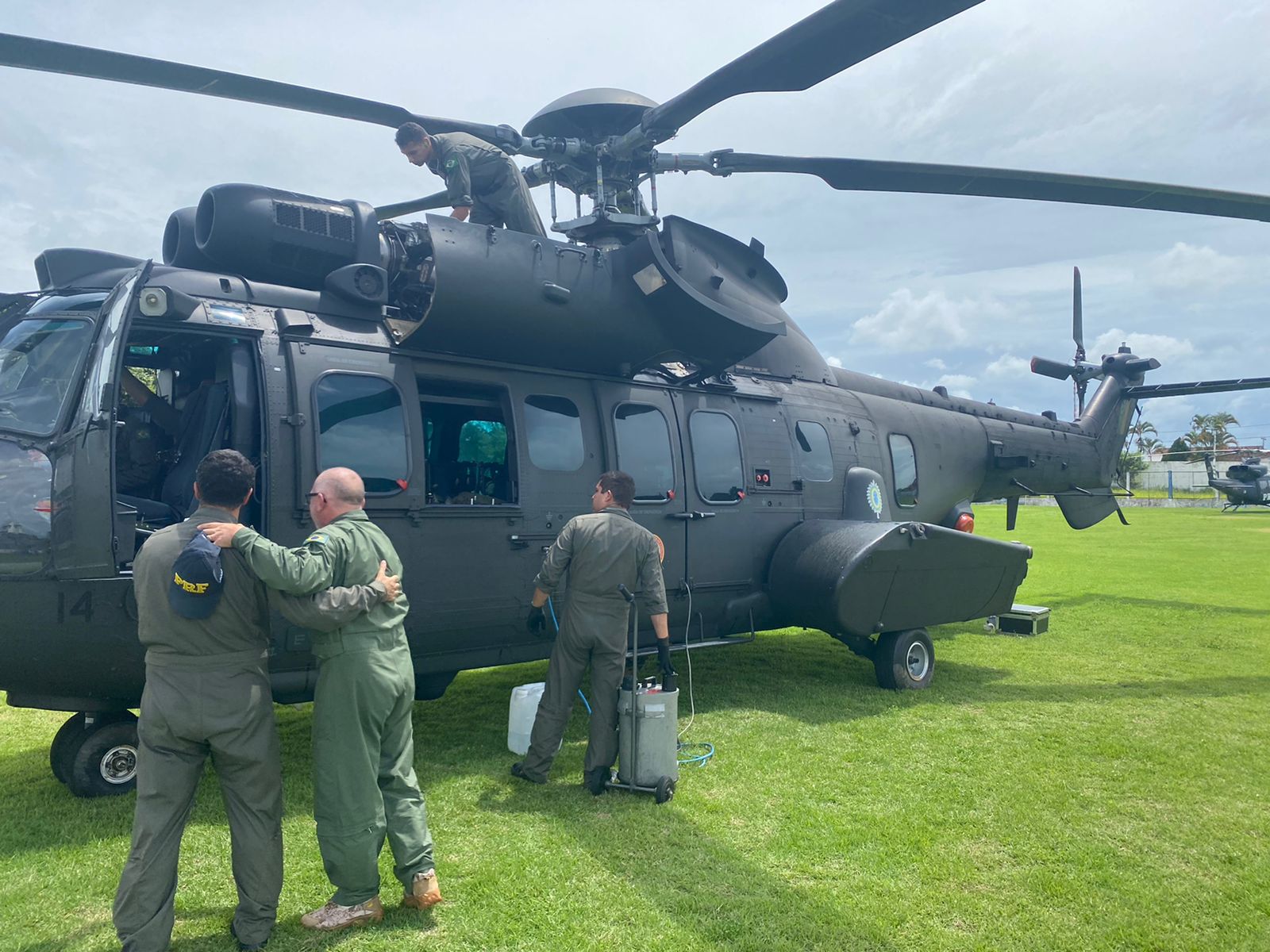 PRF segue apoiando o extremo sul do estado e transporta profissionais e pacientes em Itamaraju PRF segue apoiando o extremo sul do estado e transporta profissionais e pacientes em Itamaraju