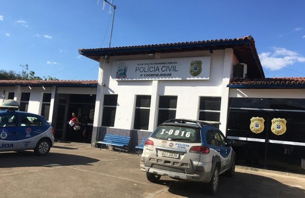 Polícia Civil prende acusado de tentar matar uma pessoa no povoado de Nova Esperança Polícia Civil prende acusado de tentar matar uma pessoa no povoado de Nova Esperança